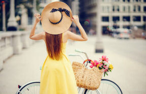 Ultimative Fusion von Jungenmützen und Sonnenbrillen für mühelosen Stil